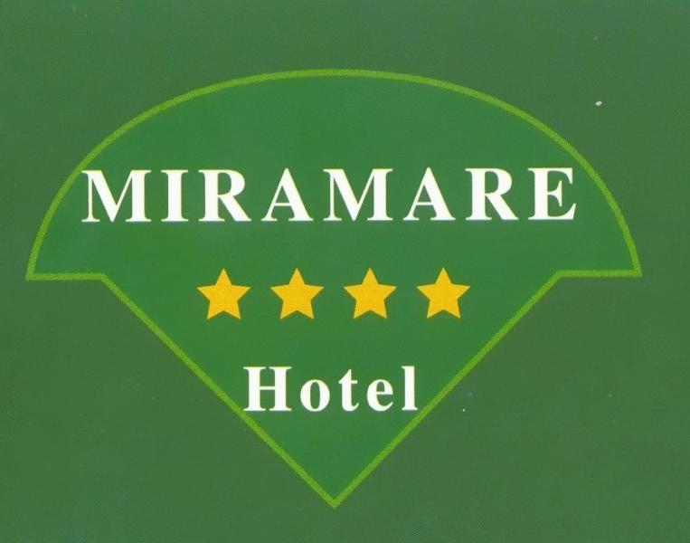 Hotel Ristorante Miramare マリーナ・ディ・ジョイオーザ・イオーニカ エクステリア 写真