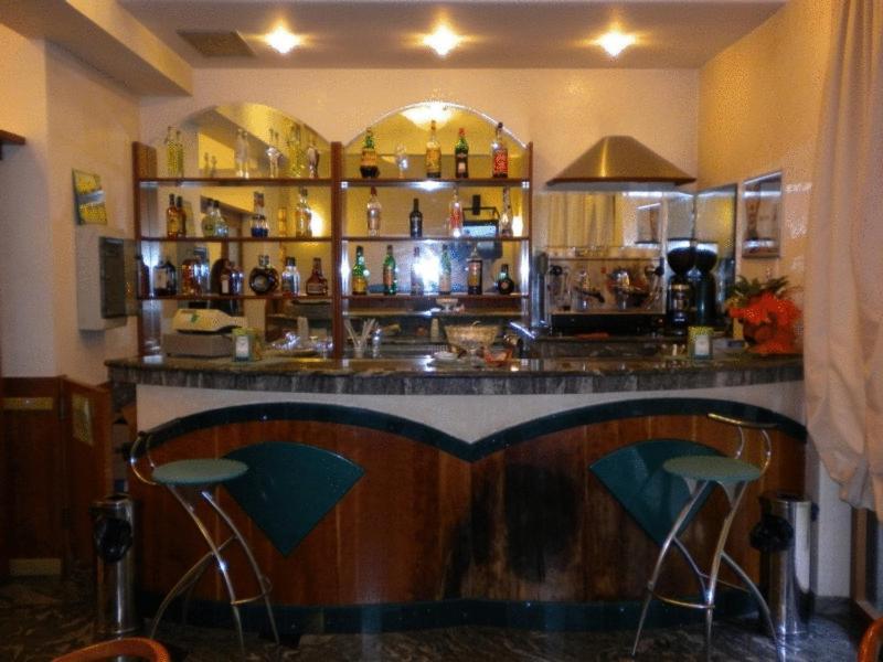 Hotel Ristorante Miramare マリーナ・ディ・ジョイオーザ・イオーニカ エクステリア 写真