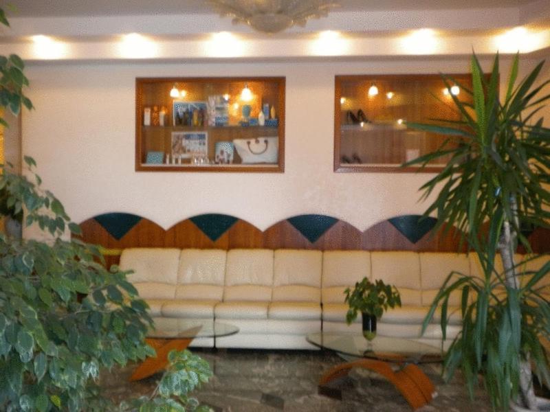 Hotel Ristorante Miramare マリーナ・ディ・ジョイオーザ・イオーニカ エクステリア 写真