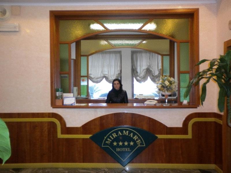 Hotel Ristorante Miramare マリーナ・ディ・ジョイオーザ・イオーニカ エクステリア 写真